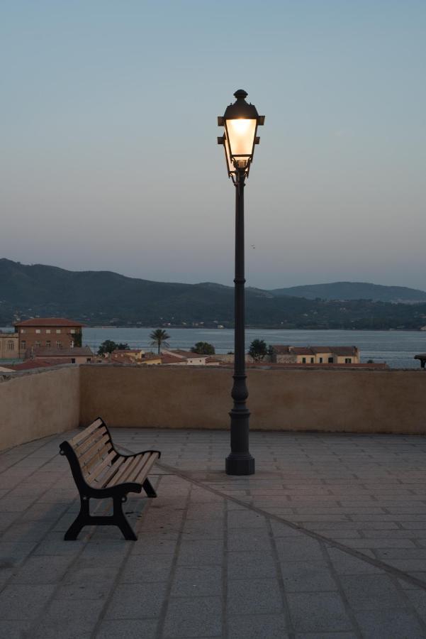 Casa Vacanze Nel Centro Storico Di ปอร์โตแฟร์ราโย ภายนอก รูปภาพ